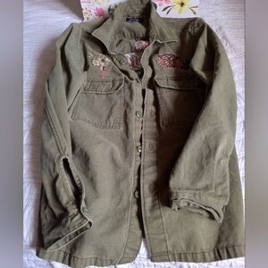 Urban Outfitters Men'sTiger Embroidered Military Green Jacket. Size Small